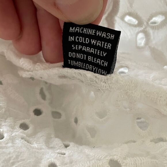 Style Envy Women's Floral Eyelet Embroidered Bell Sleeve Crew Neck Blouse Top - Picture 14 of 14